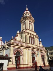 Naklejka premium Iglesia Catolica Chaparral Monumento Cielo Parque Tolima Cúpula Campanario Pueblo Catholic Church Chaparral Monument Sky Park Tolima Dome Campanario Town 