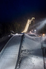Skisprungschanze Vogtlandarena in Klingenthal bei Nacht