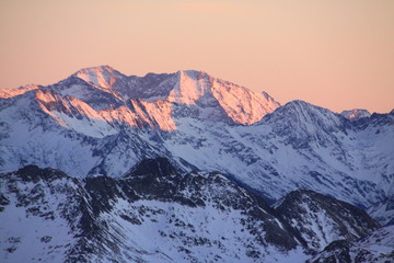 Coucher de soleil dans les Pyr&eacute;n&eacute;es