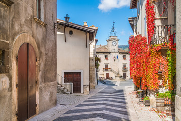 Fototapeta na wymiar The picturesque village of Pescocostanzo on a sunny day. Abruzzo, central Italy.