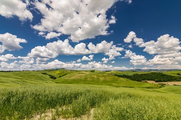 Bellissimo paesaggio naturale delle Crete Senesi in Toscana, Italia