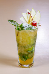 Mojito with apple