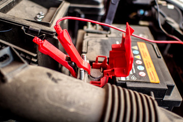 charging an empty car accumulator with battery charger