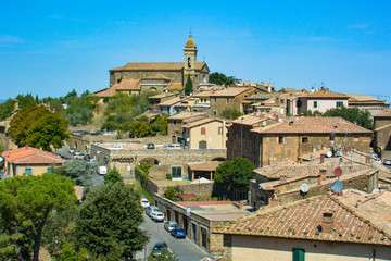 Fototapeta na wymiar View of Montalcino in Tuscany