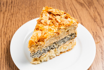 caramel cake with almond