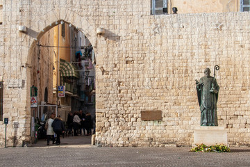 San Nicola, Saint Nicholas bronze statue donated by Putin, Bari old town, Puglia, Italy