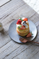 イチゴのパンケーキタワー