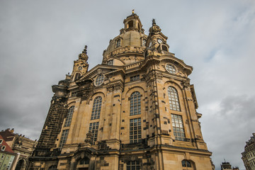 La Frauenkirche (in italiano chiesa di Nostra Signora) &egrave; un edificio di culto luterano, uno dei simboli della citt&agrave; di Dresda, in Germania. 