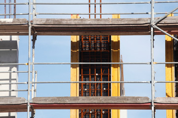 Baugerüst, Hausfassade, Rohbau