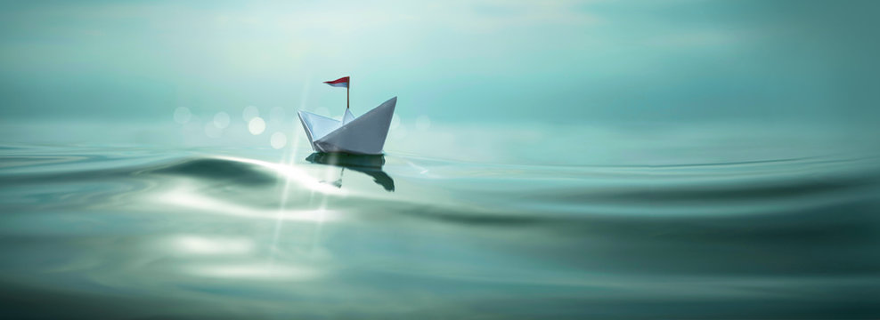  paper ship floats on the sea | XXL Panorama