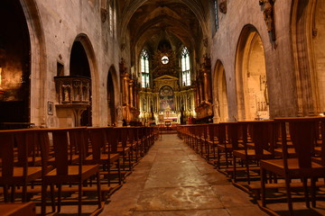 Fototapeta na wymiar Innenansicht St-Pierre Avignon