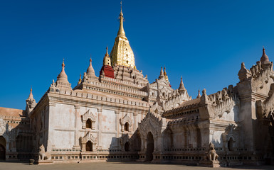 Fototapeta na wymiar The newly rennovated Ananda Phaya Temple, Bagam Myanmar