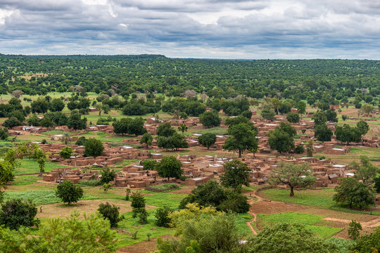 Overlooking view of Nabou, a gurunsi village in Southwest Burkina Faso during the rainy season (july-september), West Africa.