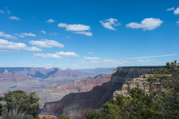 Fototapeta premium Daytime view of the South Rim of the Grand Canyon National Park in Arizona