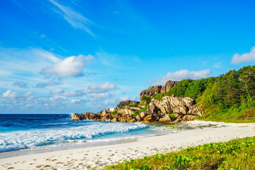 Obraz premium paradise beach on the seychelles, grand anse, la digue 7
