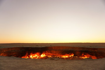 中央アジア トルクメニスタンの地獄の門