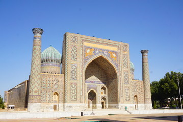 Fototapeta na wymiar ウズベキスタンのモザイクタイル建築