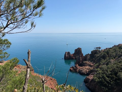 Crique Roche Rouge Mediterran&eacute;e