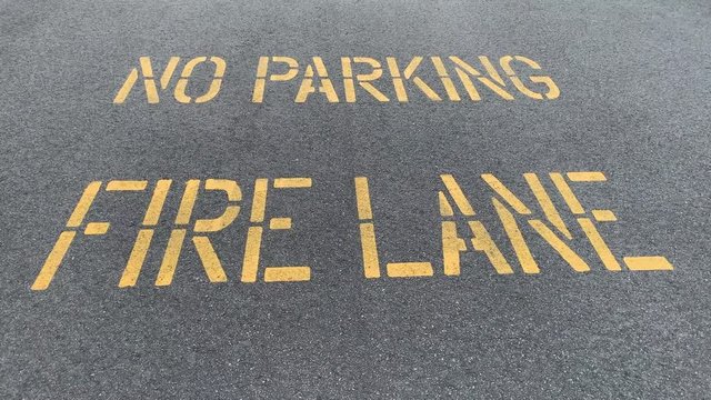 No parking fire lane on asphalt 