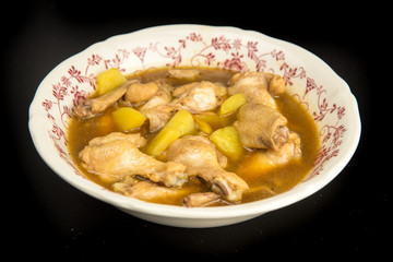 chicken with potatoes and sauce
