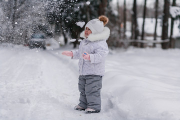 Fototapeta na wymiar Winter photo of a child.Emotional photo