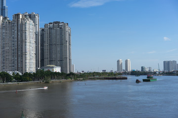 Obraz premium river in the city