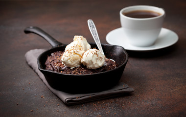 brownie with ice cream