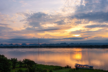Fototapeta na wymiar Morning atmosphere Mekong River,Nakhon Phanom,Thailand.