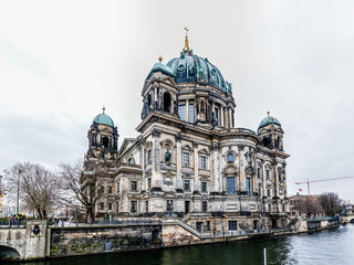 Views of the Berlin Cathedral with the Christmas decoration installed.