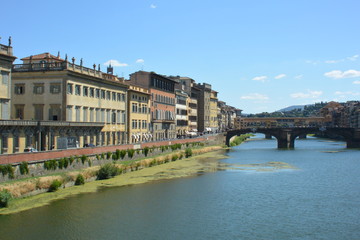 Fototapeta na wymiar ponte vecchio bridge in florence