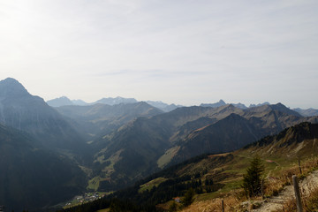 Fototapeta na wymiar Allgäuer Alpen - Blick vom Walmendinger Horn 