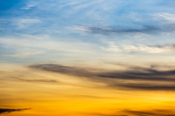 Obraz premium colorful dramatic sky with cloud at sunset.