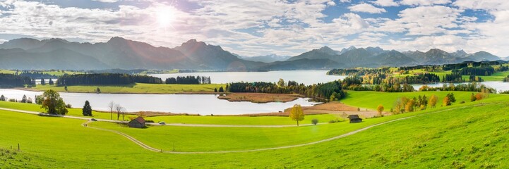 Weitwinkel Landschaft am Forggensee im Allgäu