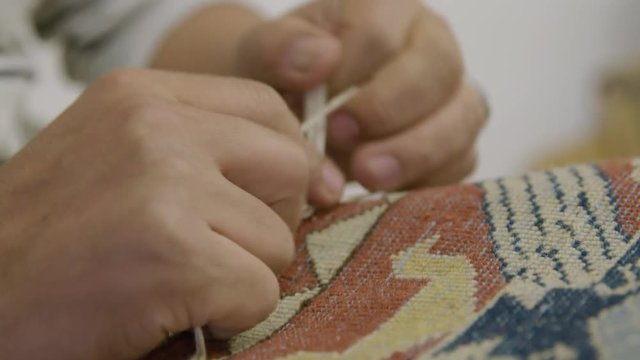 Teppich schn&uuml;ren