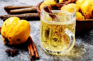 Apple cider cocktail