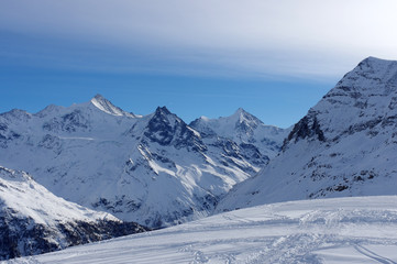 Fototapeta na wymiar Sommets du Valais