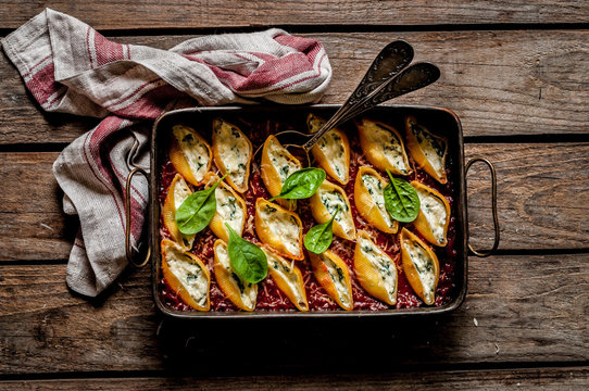 Baked Stuffed Pasta Shell