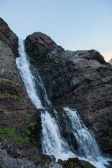 Cascada en la montaña
