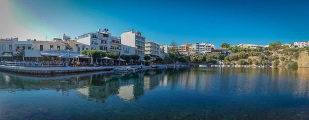 Fototapeta na wymiar Agios Nikolaos, Crete - 10 01 2018: The city of Agios Nikolaos. The lake in the city