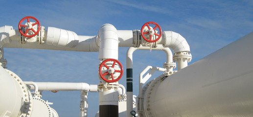 Heat exchangers in a refinery