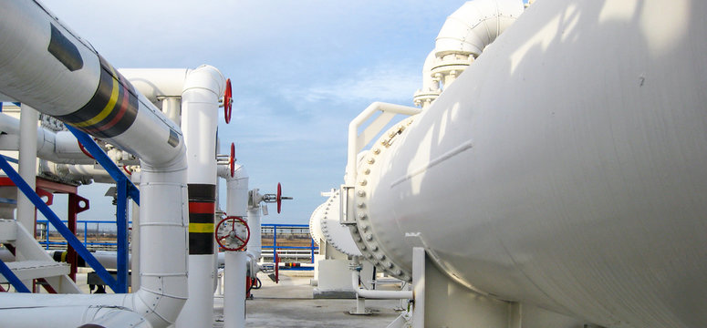 Heat exchangers in a refinery