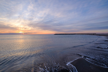 Lever de soleil sur la mer Méditerranée. 