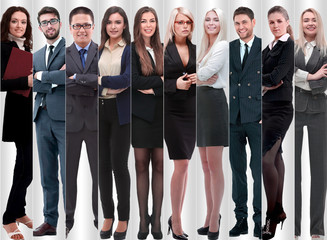 Obraz premium in full growth. modern successful business people.