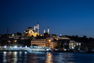 Obraz na płótnie Canvas Istanbul cityscape at night