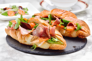 クロワッサンサンド