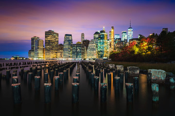 Fototapeta na wymiar Manhattan Skyline from Brooklyn Bridge Park, NYC USA