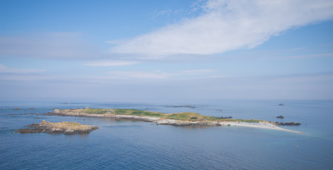Fototapeta na wymiar Littoral baie des 7 îles Perros Guirec Côtes d'Armor Bretagne France