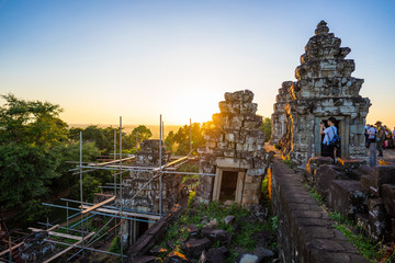 Naklejka premium sunset view point at Phnom Bakheng temple