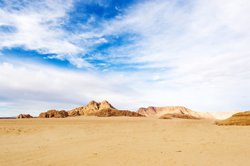 Fototapeta na wymiar Panoramic view of the desert of Wadi Rum