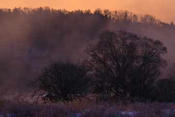 夜明けの北上川